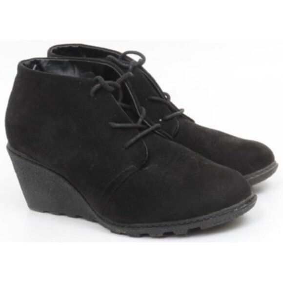 Cloudwalkers by Avenue Women's 11 WIDE Width Faux Suede Wedge Booties Lace-up - Picture 1 of 9